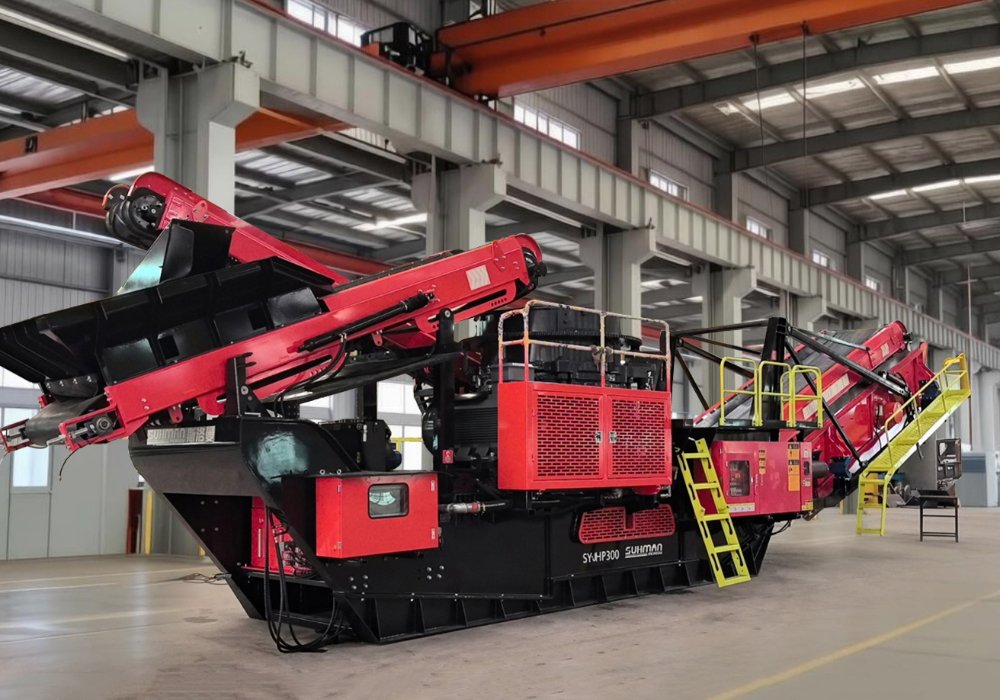The production workshop of SUHMAN crushers. SUHMAN is a top crusher manufacturer in China.